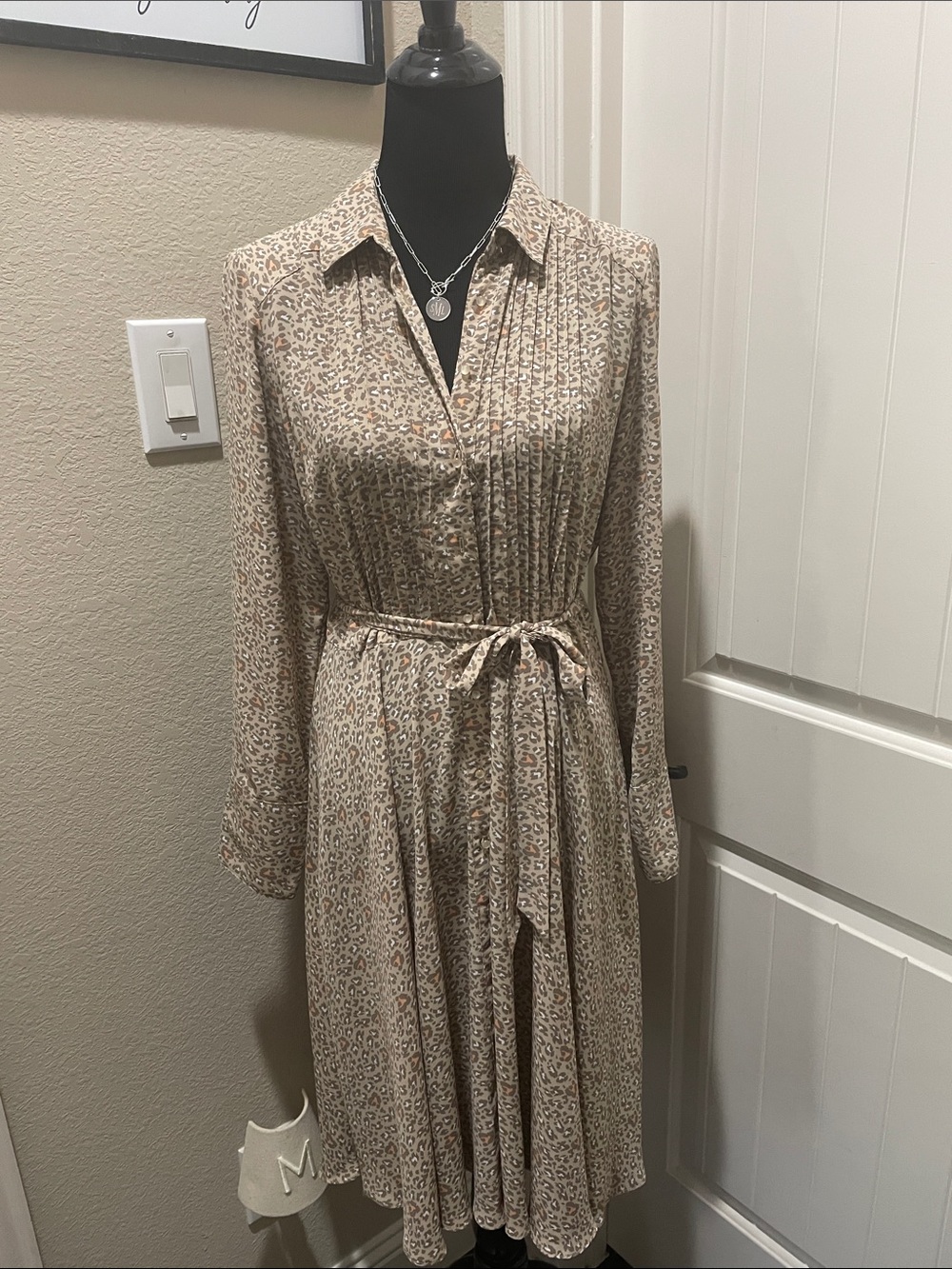 Women’s Beige Leopard Print Tie-Waist Shirt Dress